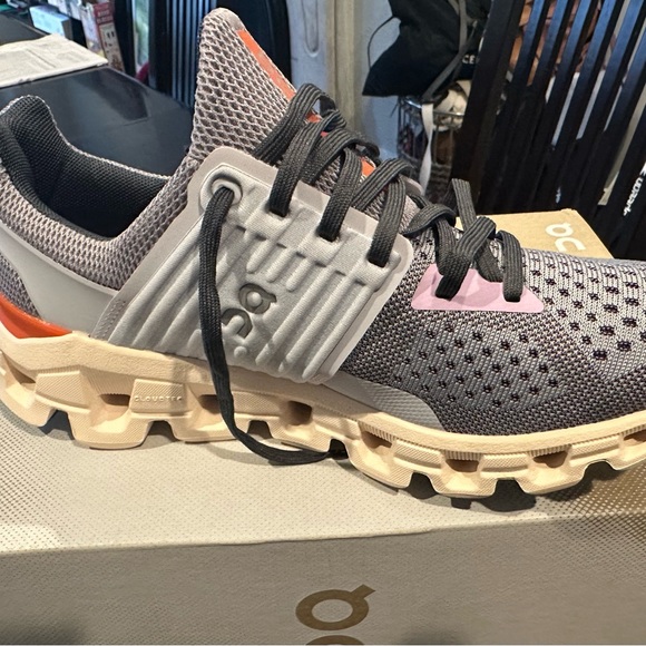 Brand new in the box On Cloudswift sneakers - Picture 3 of 4